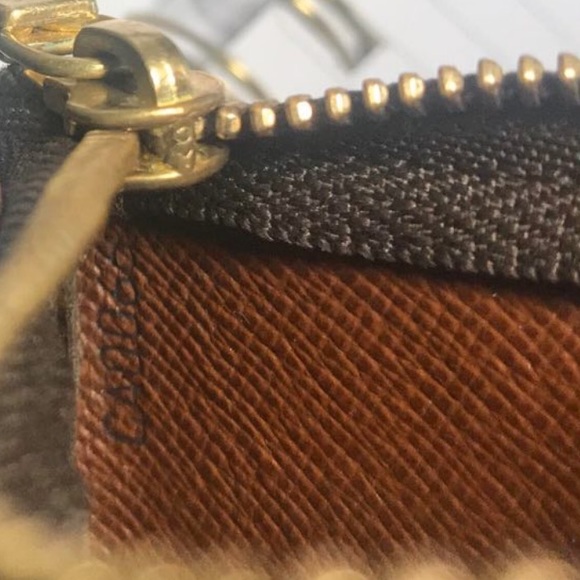 ❣️SOLD on Merc❣️💯Authentic HTF Louis Vuitton Cles - Picture 6 of 8